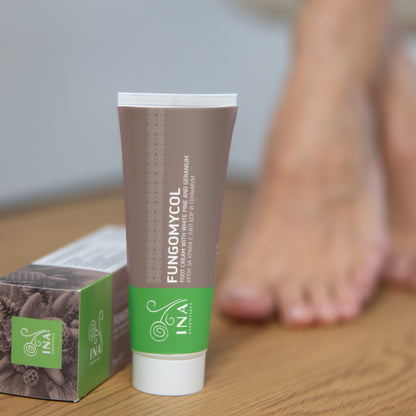 Kaufen Sie 2 Cremes gegen Nagelpilz oder trockene und rissige Haut und erhalten Sie 2 Bio-Weißkiefernwässer gratis